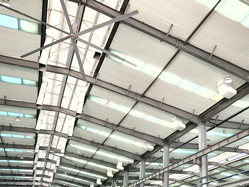 鑄造車間降溫難，扇機組合顯身手